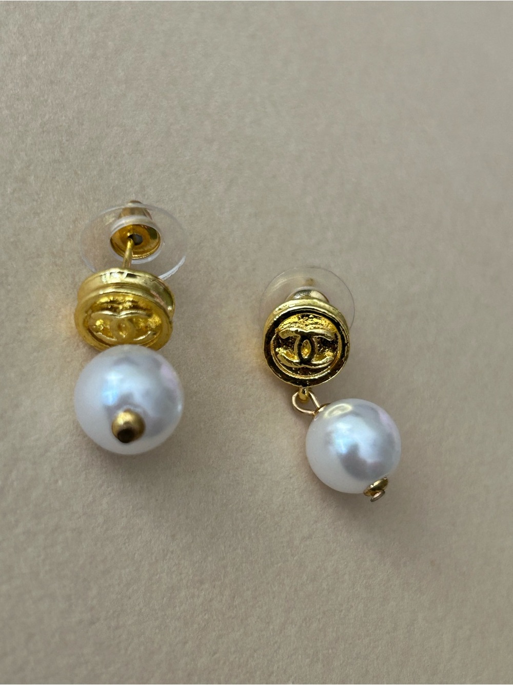 CHANEL Gold & White Pearl Drop Stud Earrings L10